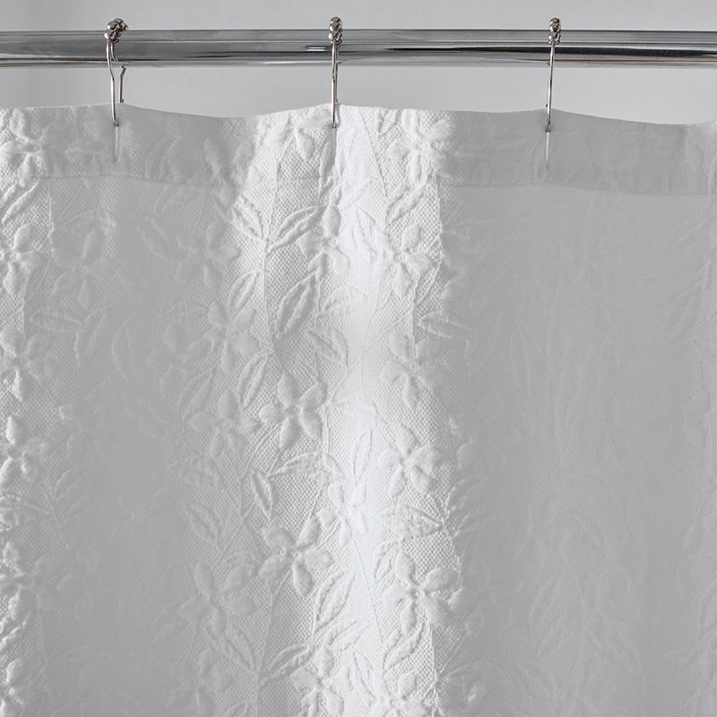 Leaf Matelassé Shower Curtain