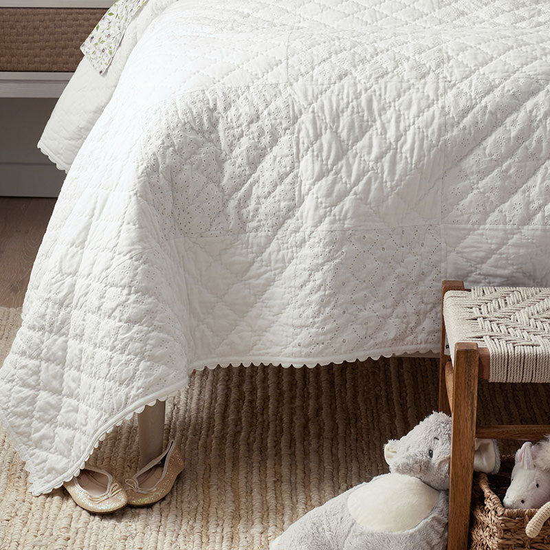 Vintage Eyelet Quilt