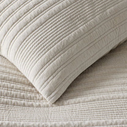 Line Stitch Velvet Quilt