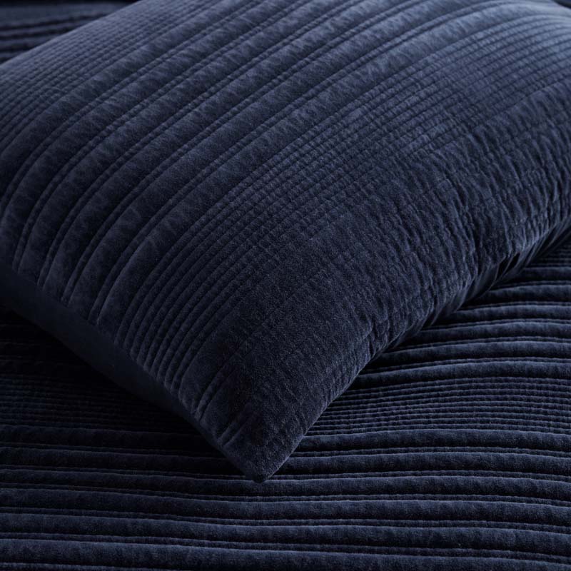 Line Stitch Velvet Quilt