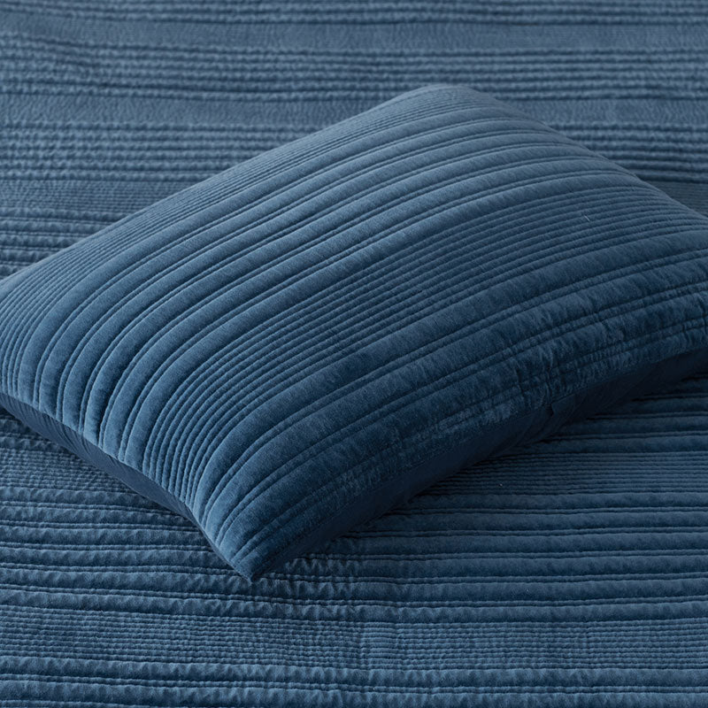 Line Stitch Velvet Quilt