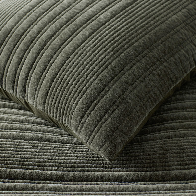 Line Stitch Velvet Quilt