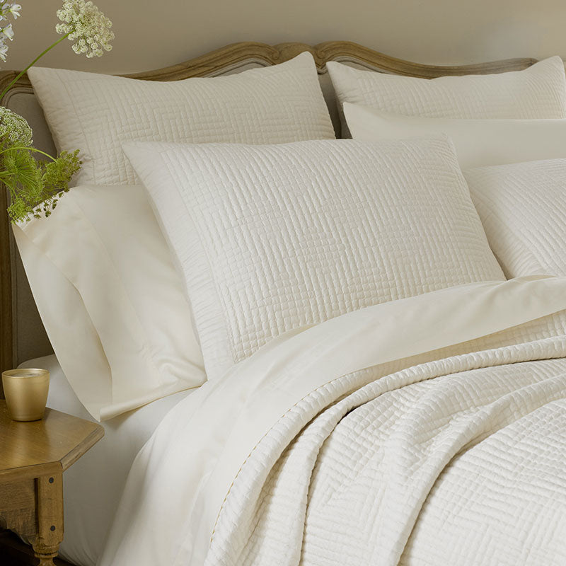 Premium Smooth Cotton Sateen Solid Quilt