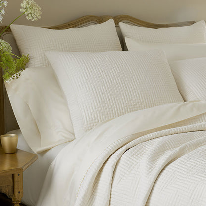 Premium Smooth Cotton Sateen Solid Quilt