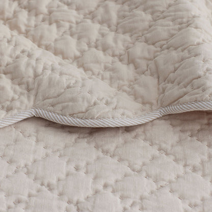 Scallop Quilted Sham