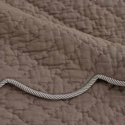 Scallop Quilted Sham