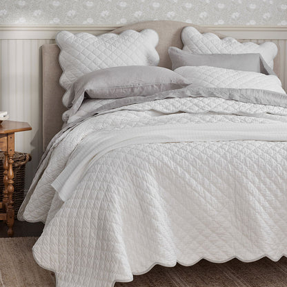 Scallop Quilted Sham