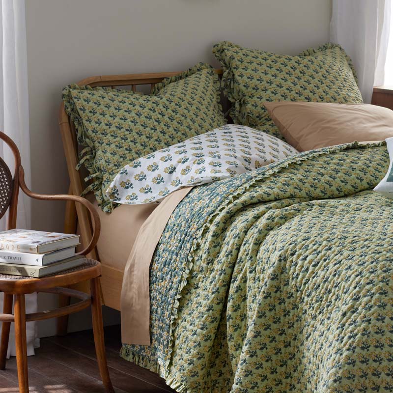 Suhana Reversible Ruffle Quilt