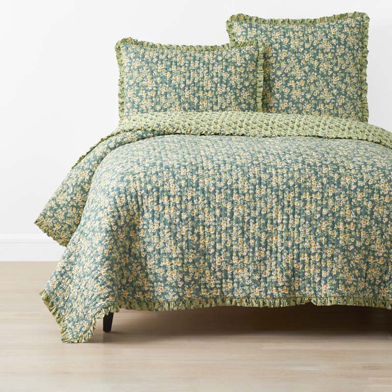 Suhana Reversible Ruffle Quilt