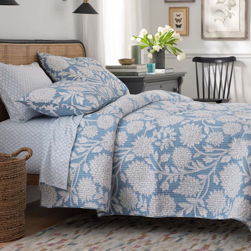 Feliciana Chrysanthemum Reversible Quilt