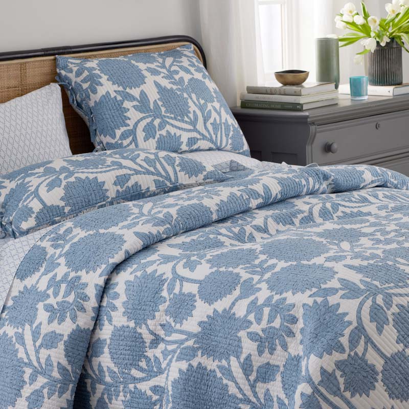 Feliciana Chrysanthemum Reversible Quilt