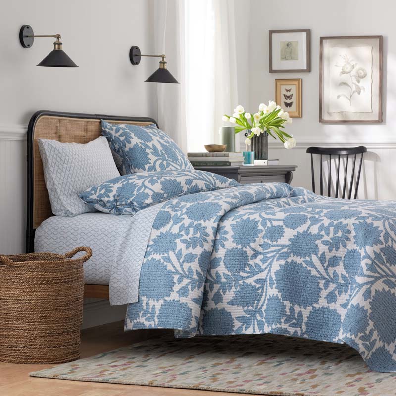 Feliciana Chrysanthemum Reversible Quilted Sham