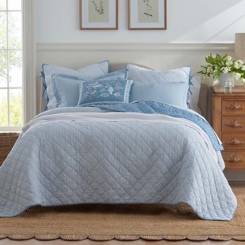Tira Geo Reversible Quilt