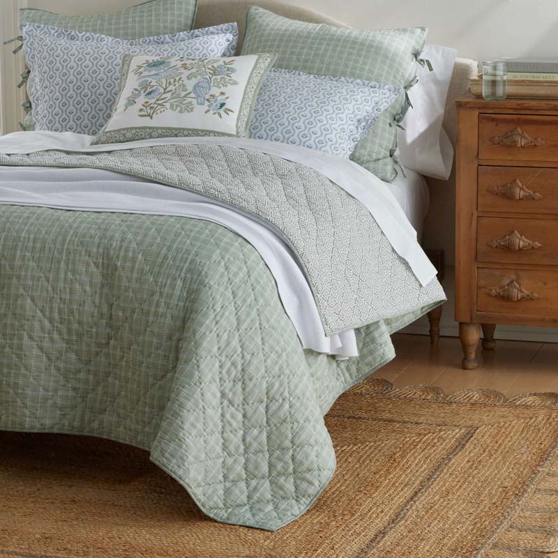 Tira Geo Reversible Quilt