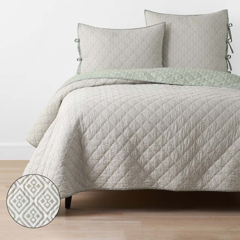 Tira Geo Reversible Quilt