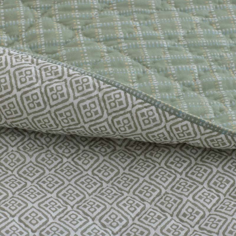 Tira Geo Reversible Quilt