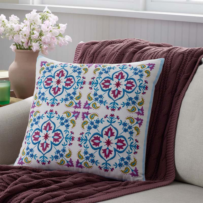 Idril Floral Decorative Square Pillow Cover