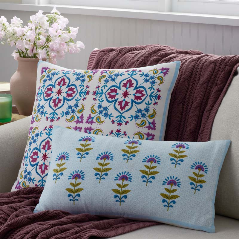 Idril Floral Decorative Square Pillow Cover