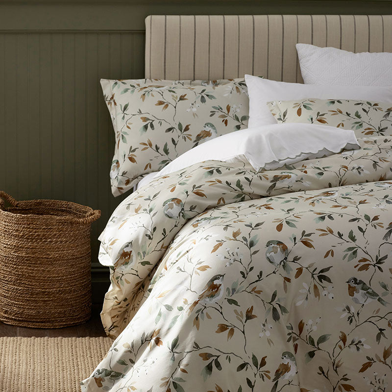 Wynnona Premium Smooth Wrinkle-Free Sateen Bed Sheet Set