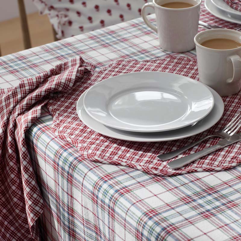 Classic Plaids Yarn-Dyed Tablecloth