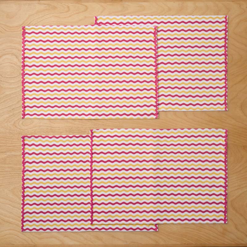 Arienna Wave Placemats, Set of 4