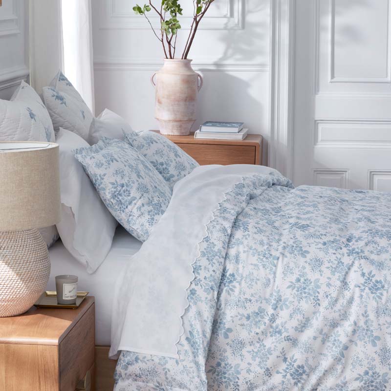 Whisper Fleur Premium Smooth Wrinkle-Free Sateen Bed Sheet Set