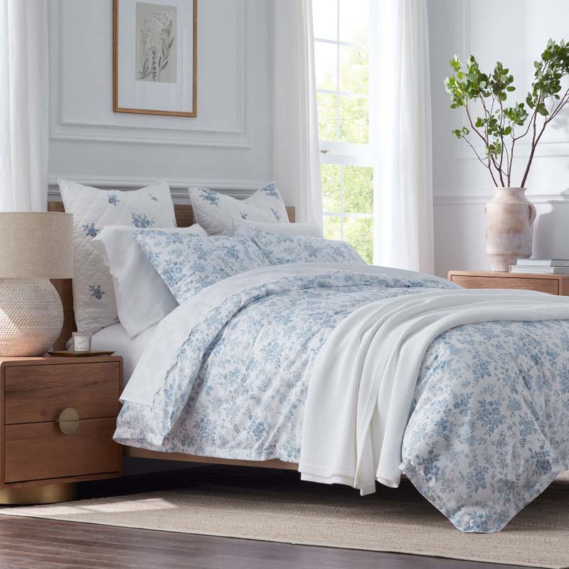 Whisper Fleur Premium Smooth Wrinkle-Free Sateen Flat Bed Sheet