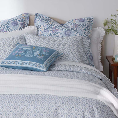 Tira Bird Decorative Square Pillow Cover