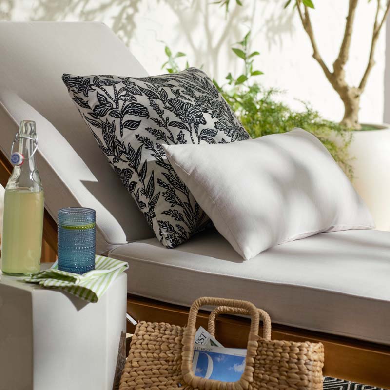 Indoor/Outdoor Toss Pillow
