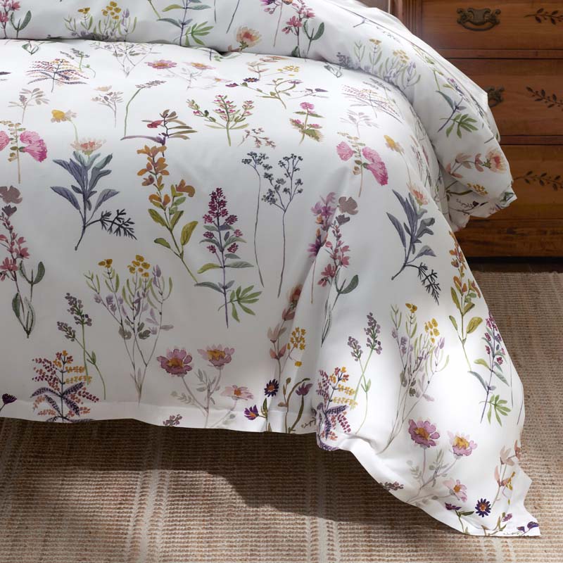 Blooming Garden Classic Smooth Sateen Comforter