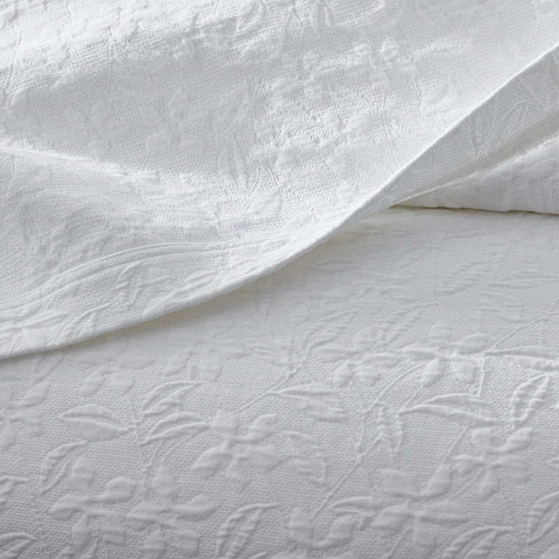 Leaf Matelassé Coverlet