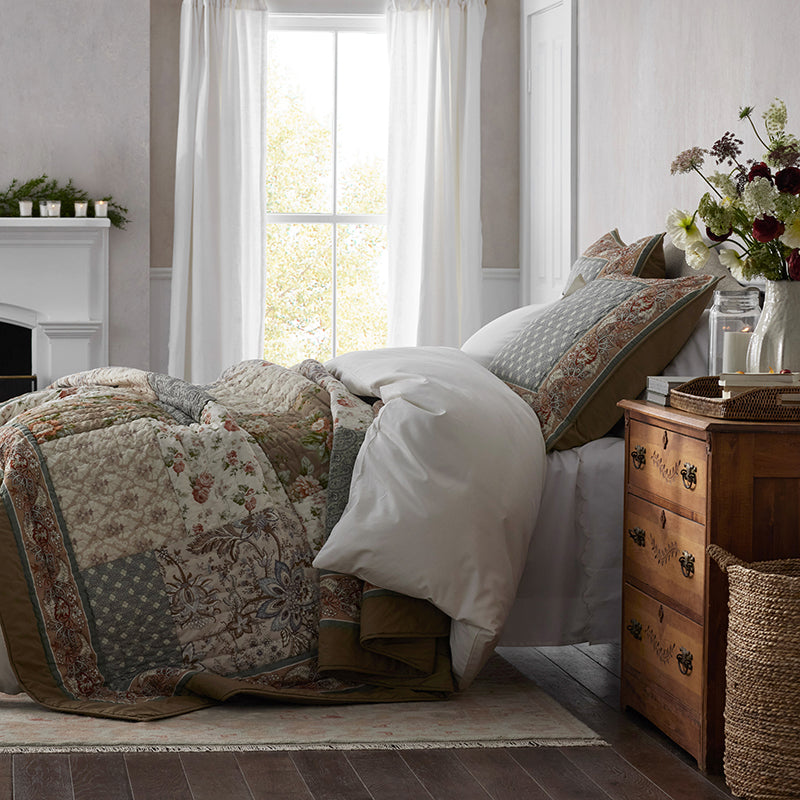 Vintage Floral Vine Patchwork Quilt