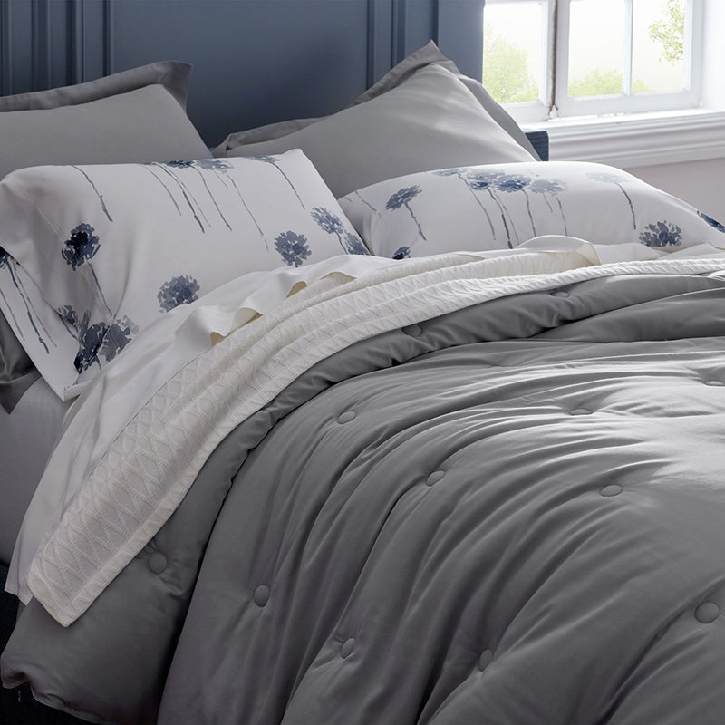 Classic Smooth Rayon Made From Bamboo Sateen Comforter