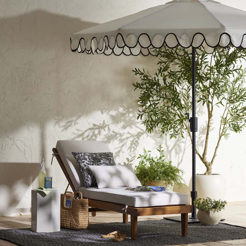 Diamond Handwoven Indoor/Outdoor Rug