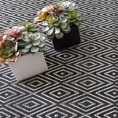 Diamond Handwoven Indoor/Outdoor Rug