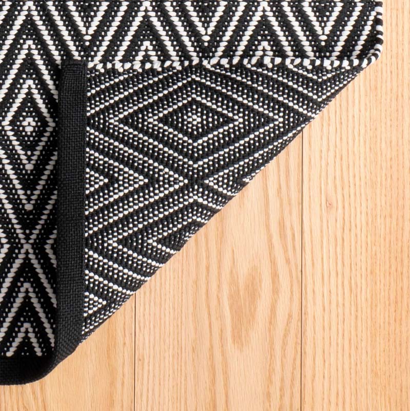 Diamond Handwoven Indoor/Outdoor Rug