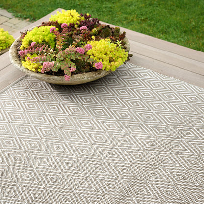 Diamond Handwoven Indoor/Outdoor Rug
