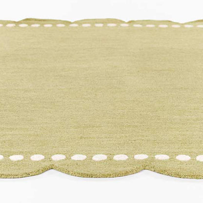 Scallop Dotted Border Hand Tufted Wool Rug