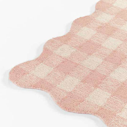 Gingham Scallop Border Hand Tufted Wool Rug