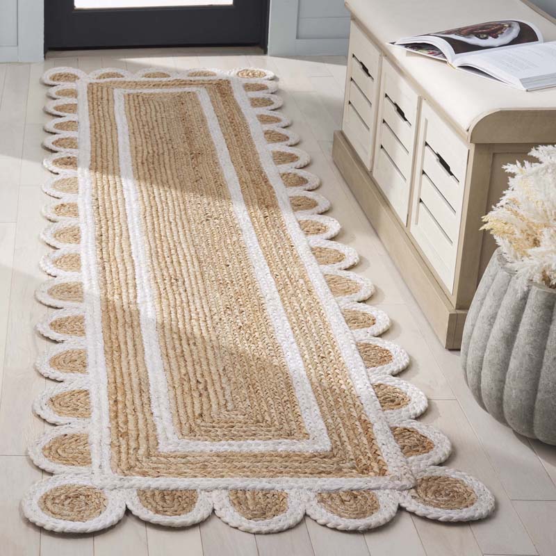 Scallop Border Handwoven Jute Rug