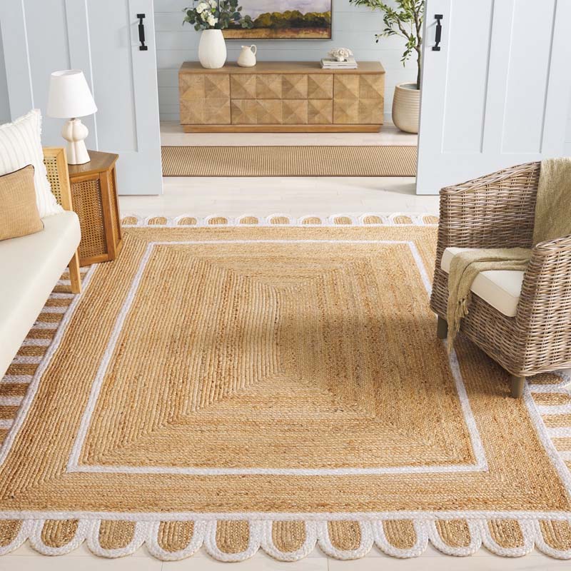 Scallop Border Handwoven Jute Rug