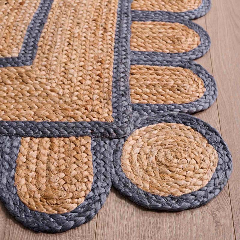 Scallop Border Handwoven Jute Rug