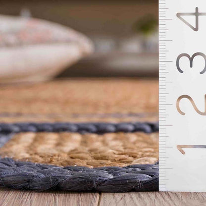 Scallop Border Handwoven Jute Rug