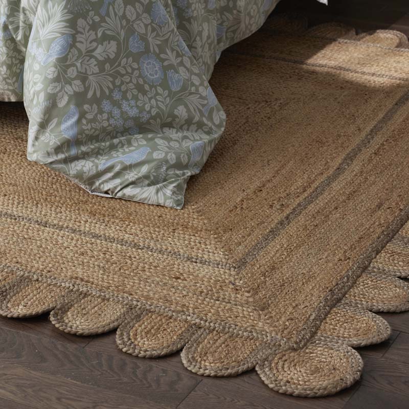 Scallop Border Handwoven Jute Rug