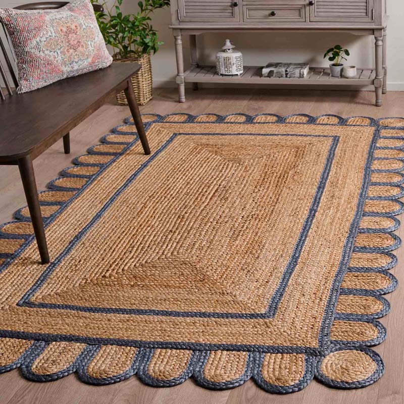 Scallop Border Handwoven Jute Rug