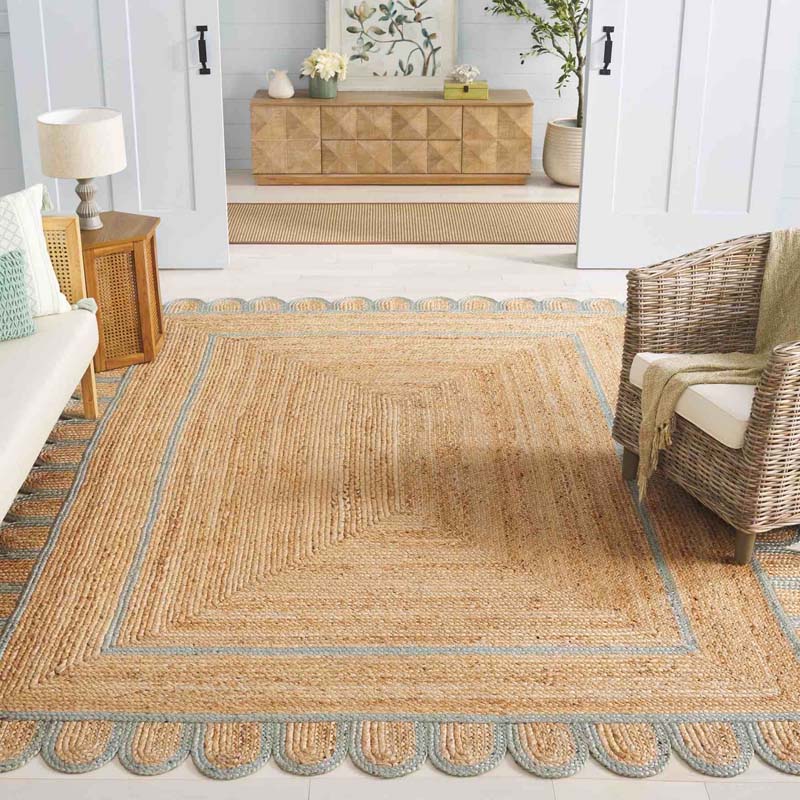 Scallop Border Handwoven Jute Rug